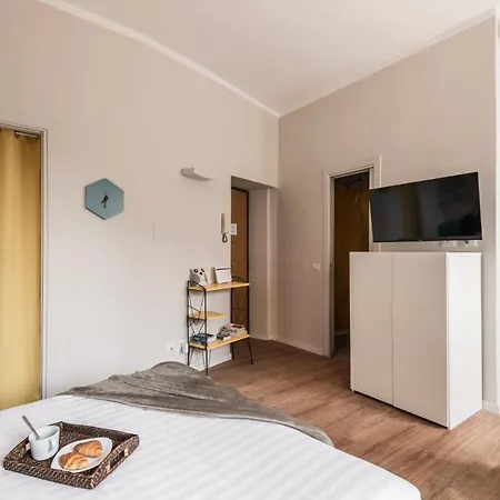 The Rent - Bright In The Historic Center Of Appartamento *