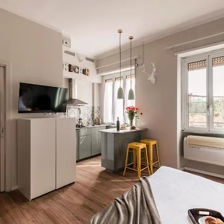 The Rent - Bright In The Historic Center Of Appartamento